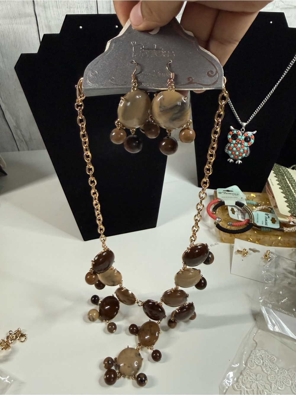 Statement Brown and Tan Bead Bib Necklace - Women fashion Jewelry - Picture 2 of 5